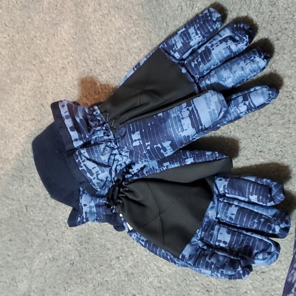 New Boys lg/xl childrens place insulated gloves 8+ yrs - Picture 2 of 8